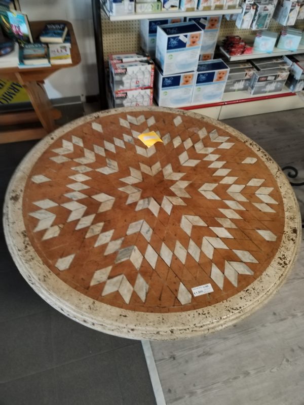TAVOLO IN TRAVERTINO ROTONDO DM. 130 CM.