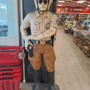 Poliziotto in vetroresina dipinta